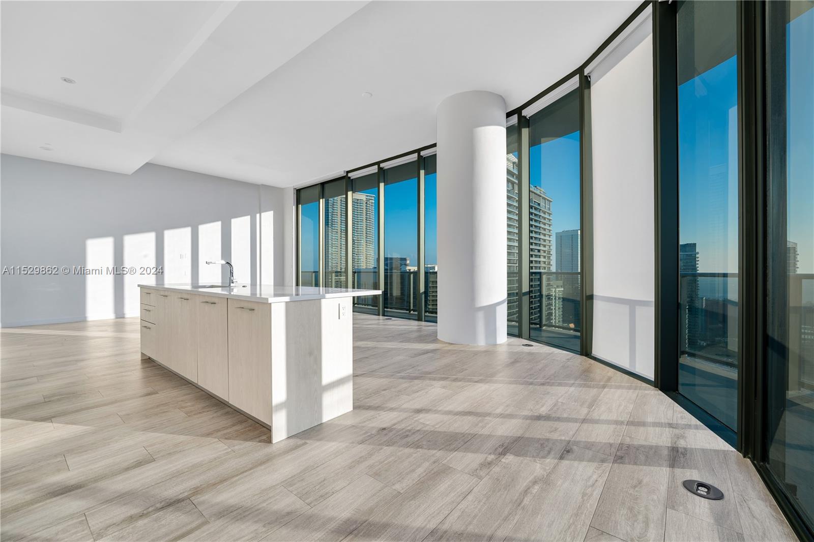 45 SW 9th St Unit: PH4806