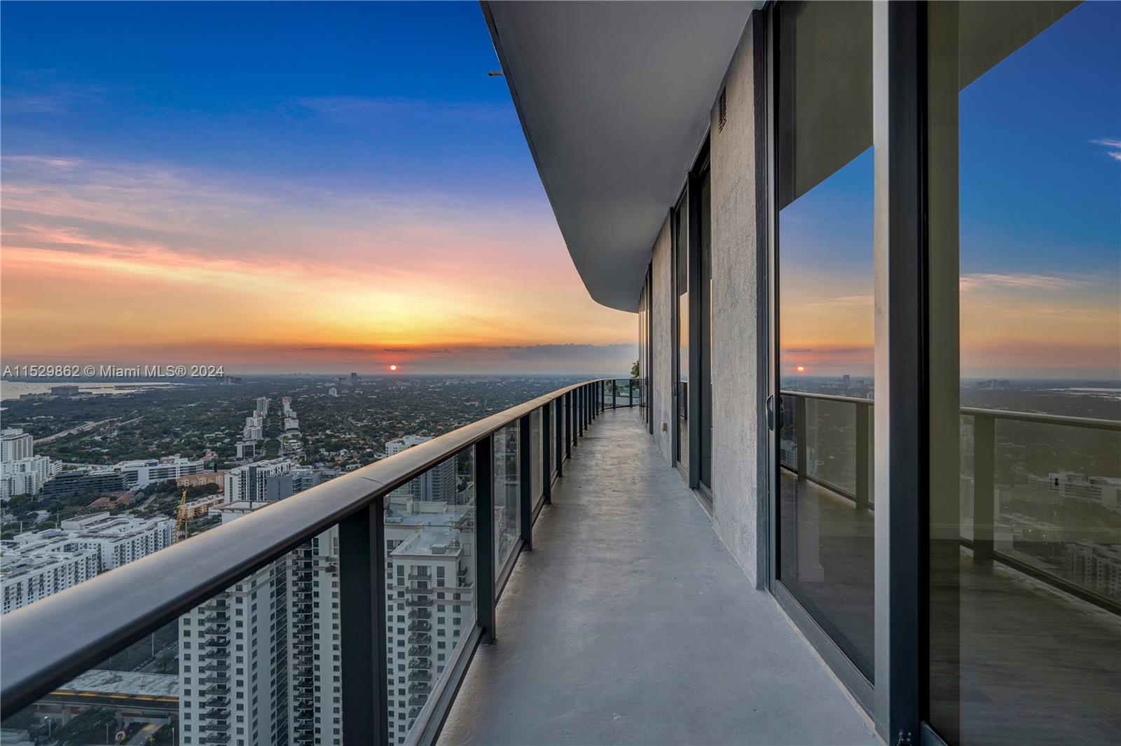 45 SW 9th St Unit: PH4806