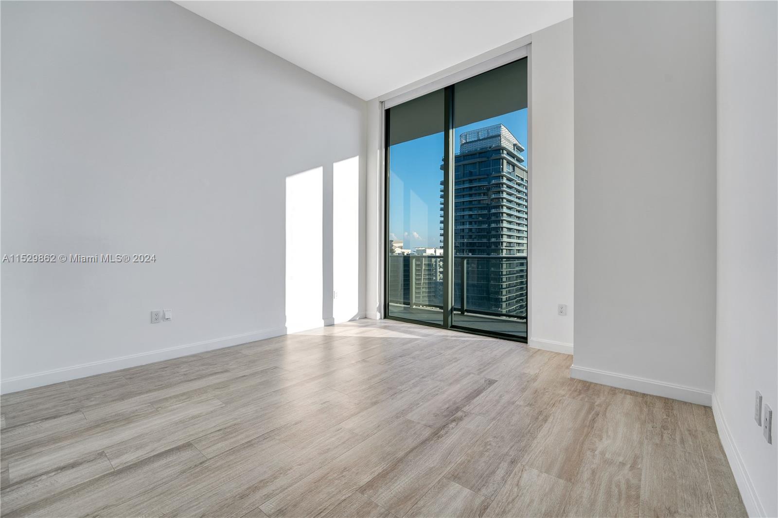 45 SW 9th St Unit: PH4806