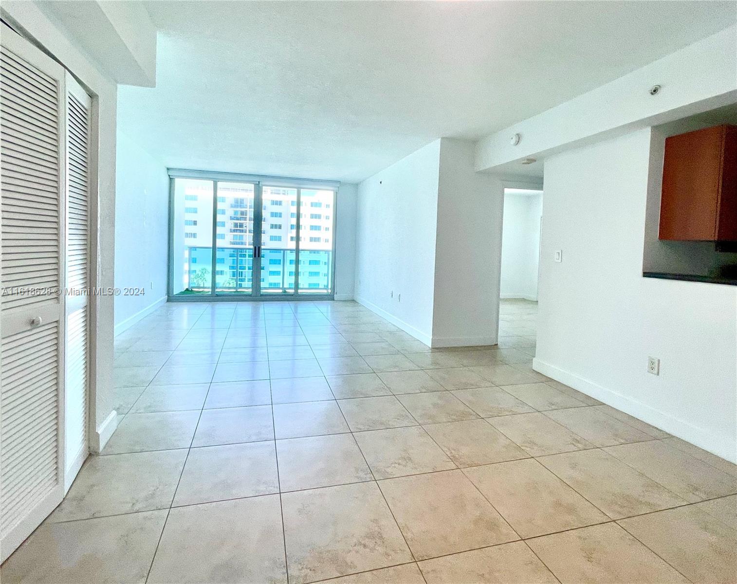 7501 E Treasure Dr # 7G