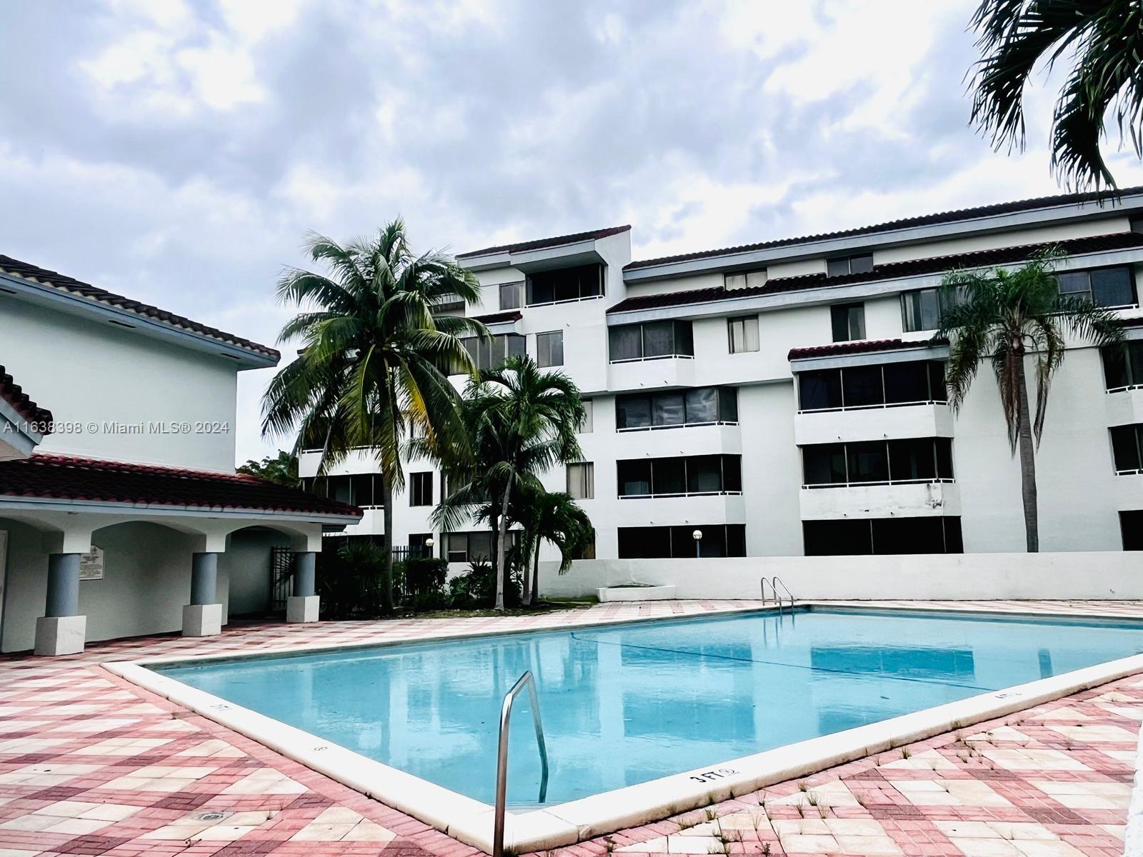 8205 SW 152nd Ave # 203 Unit: F-203