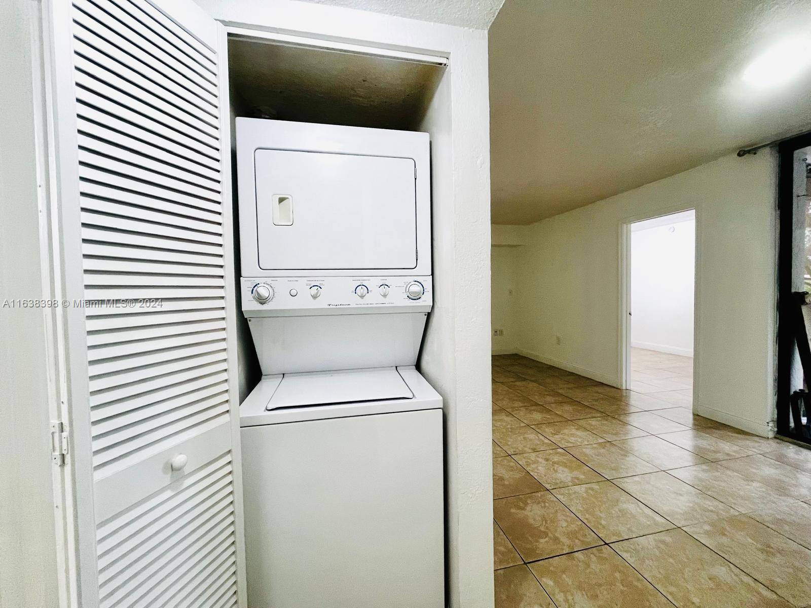 8205 SW 152nd Ave # 203 Unit: F-203