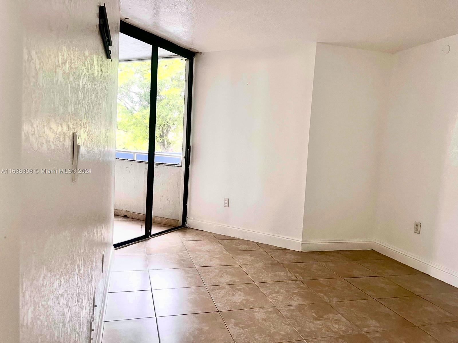 8205 SW 152nd Ave # 203 Unit: F-203