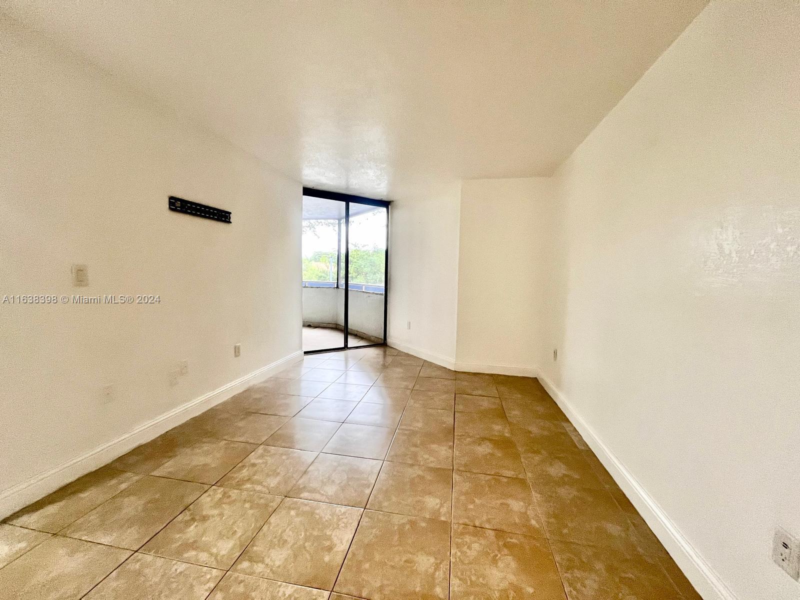 8205 SW 152nd Ave # 203 Unit: F-203