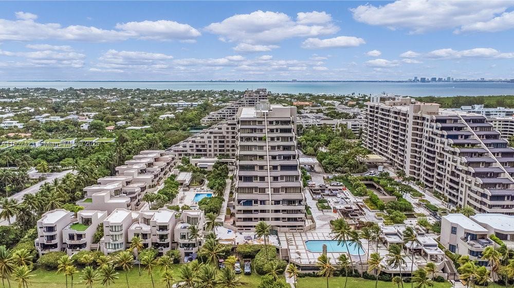201 Crandon Blvd # 322