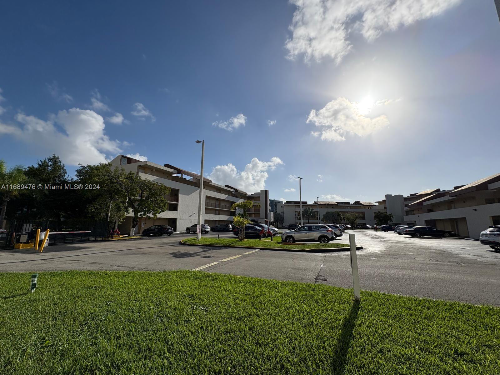 8860 Fontainebleau Blvd # 203