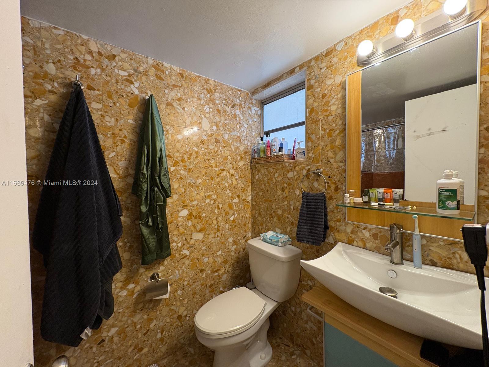 8860 Fontainebleau Blvd # 203