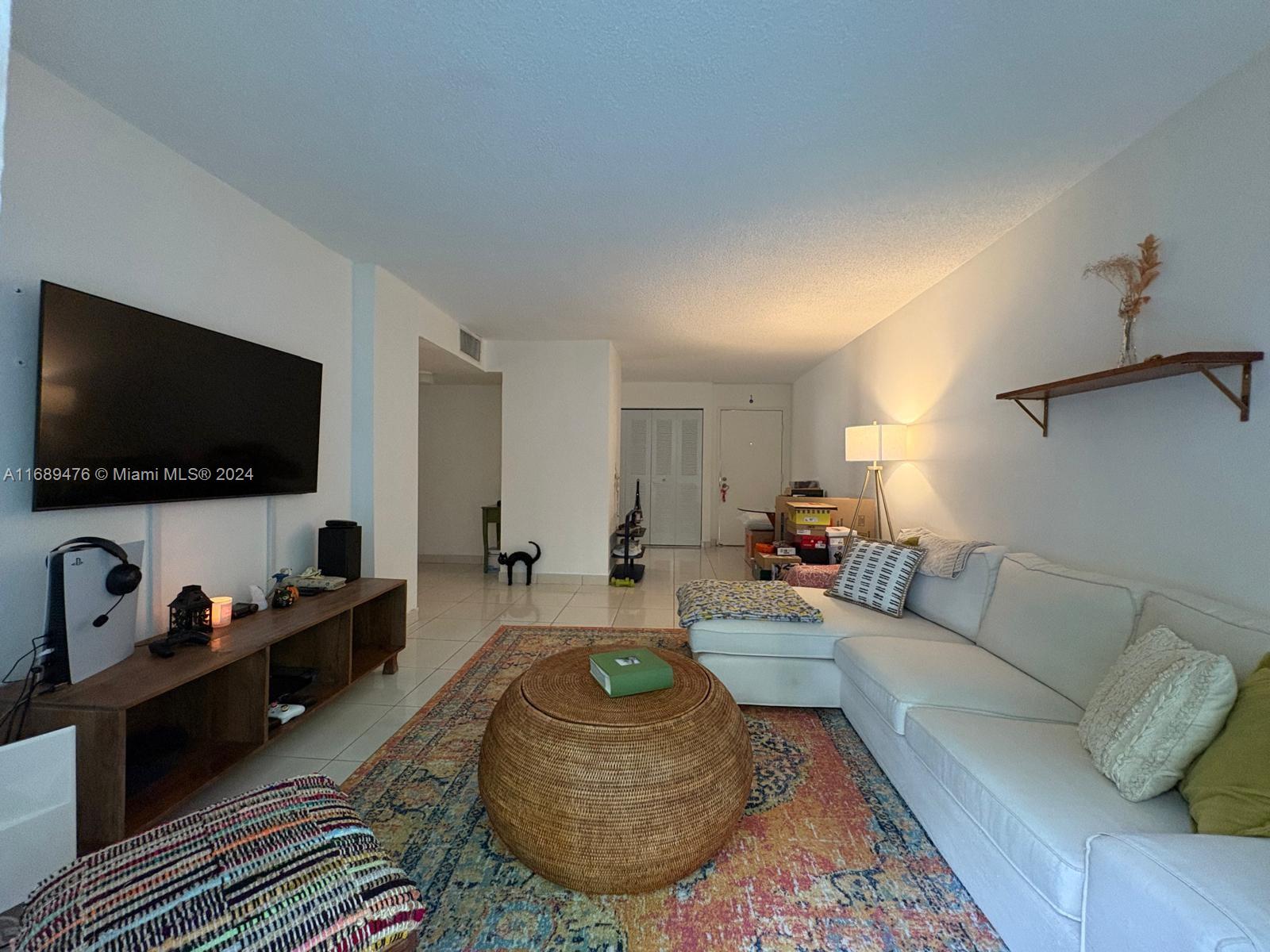 8860 Fontainebleau Blvd # 203