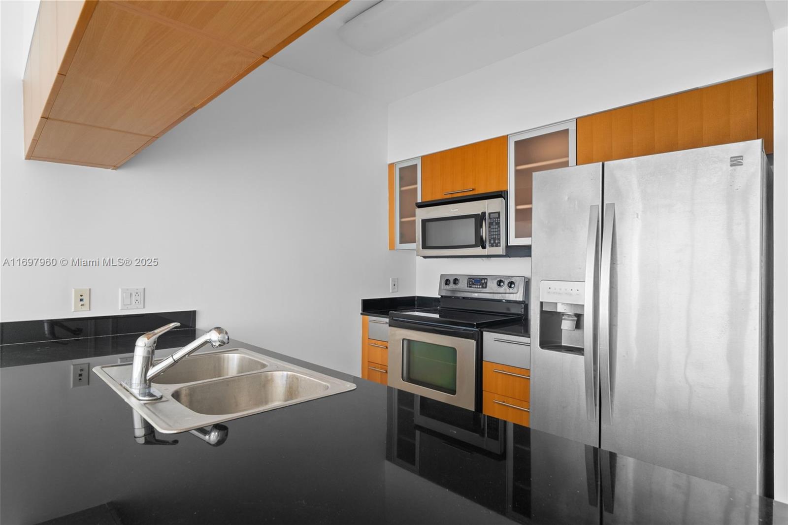 1750 N Bayshore Dr # 3006