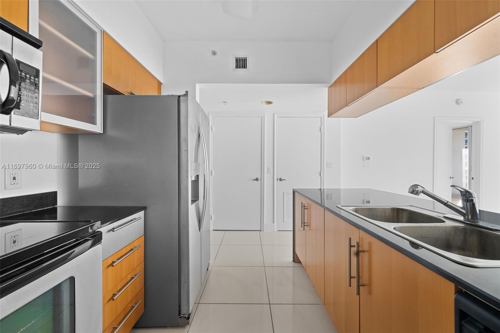 1750 N Bayshore Dr # 3006