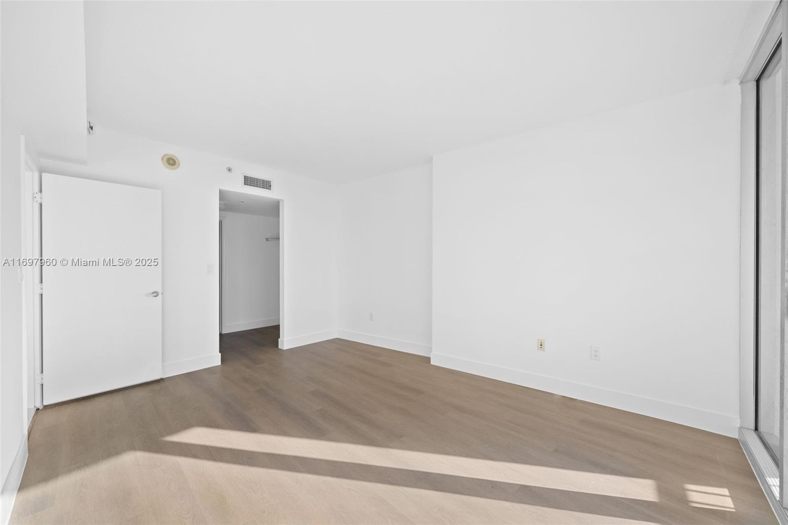 1750 N Bayshore Dr # 3006