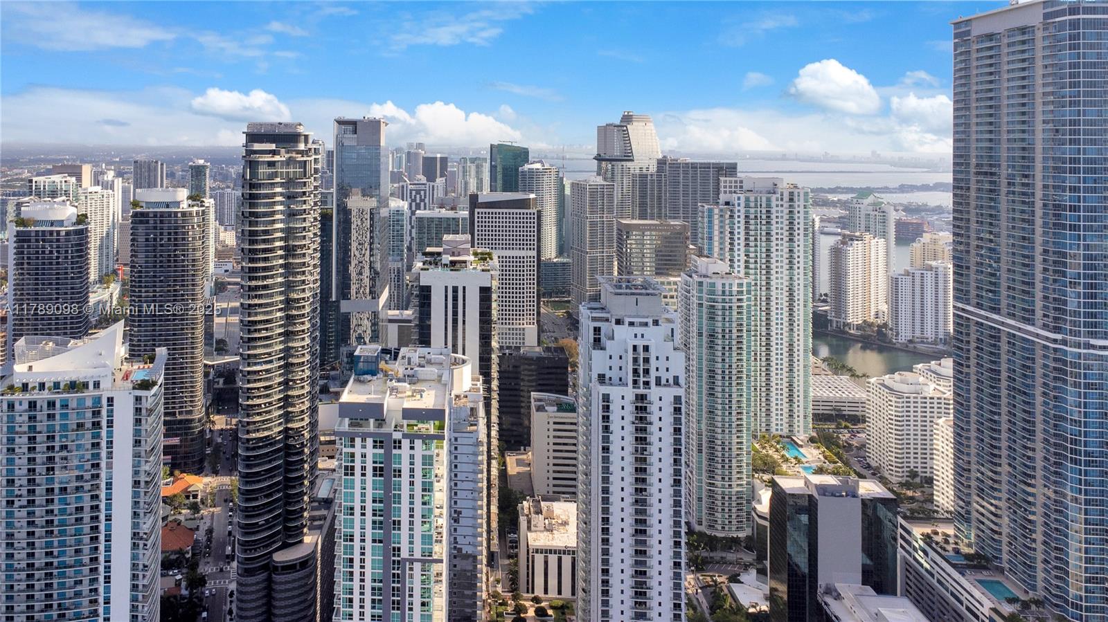 1010 Brickell Ave # 4111