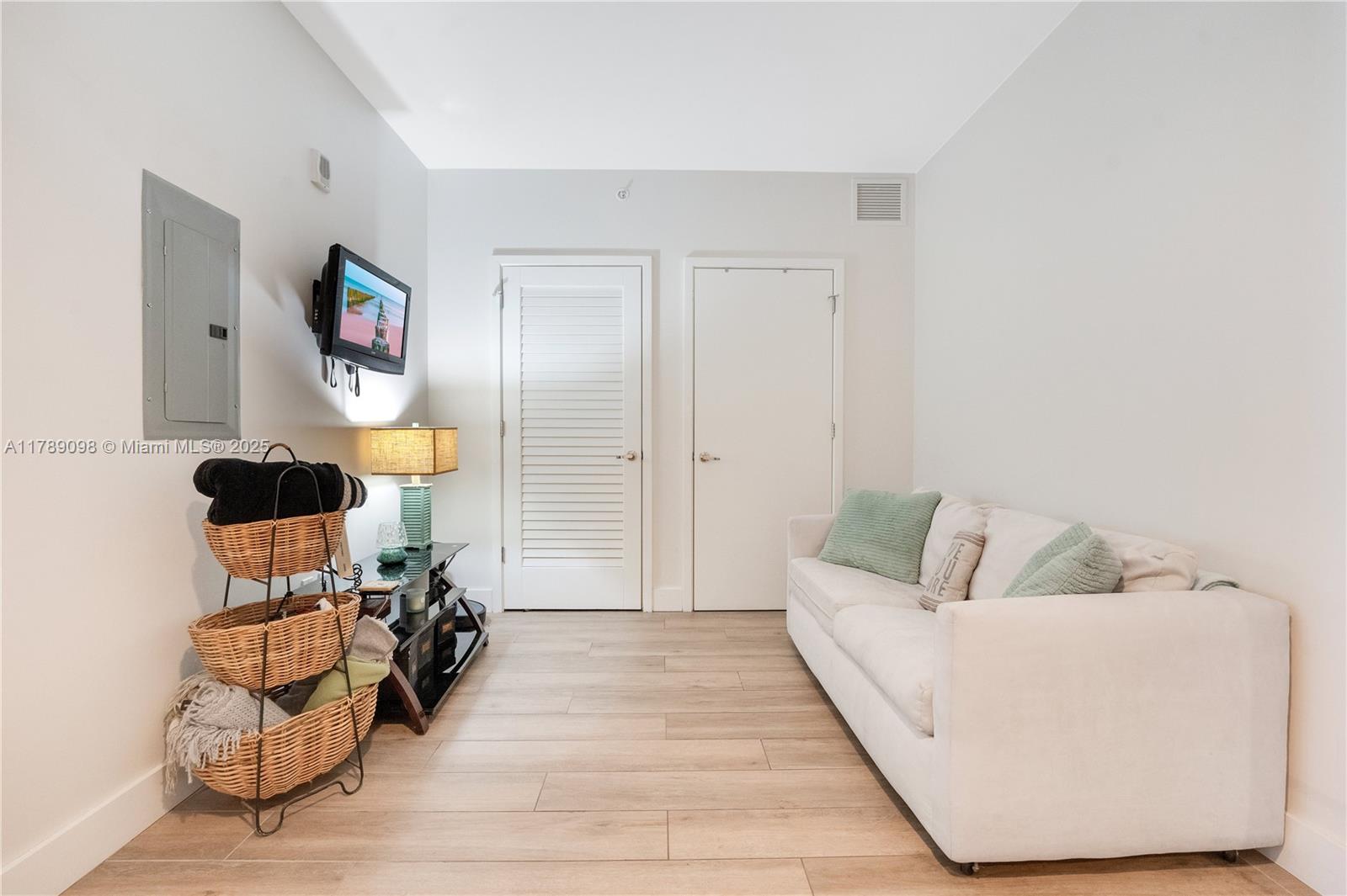1010 Brickell Ave # 4111