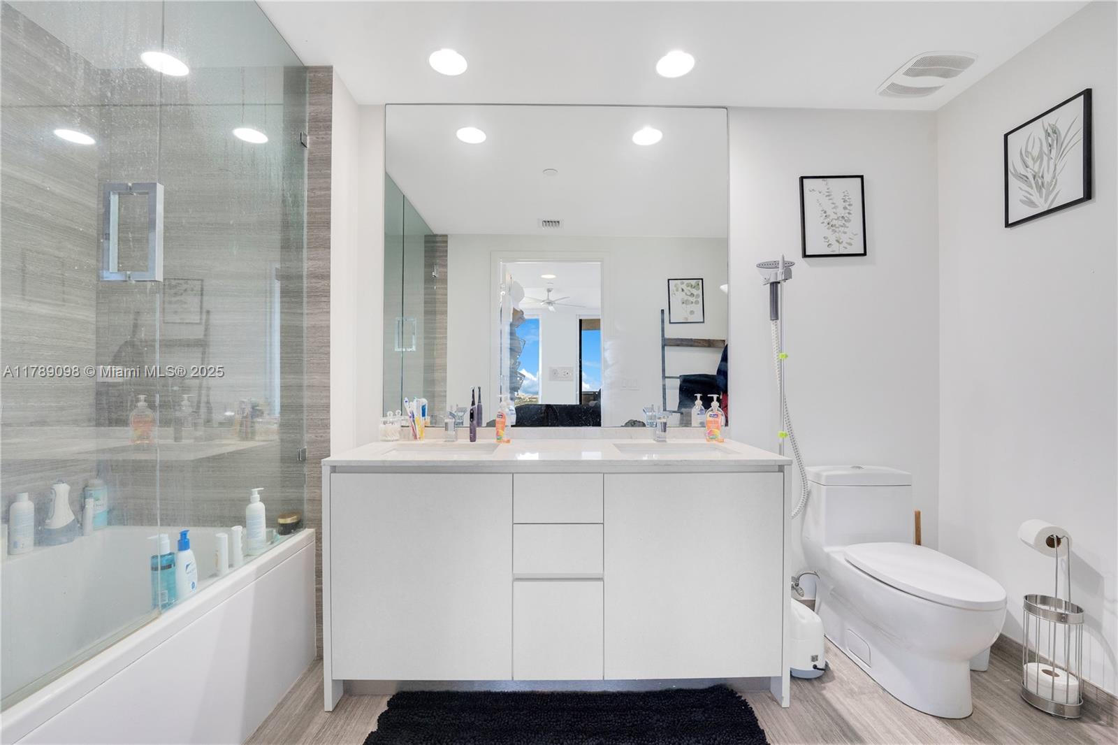 1010 Brickell Ave # 4111