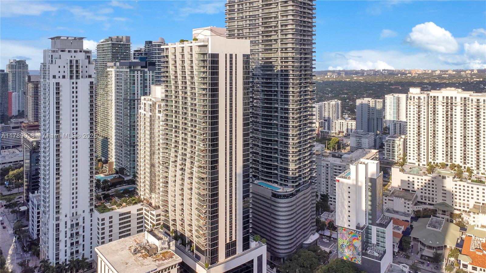 1010 Brickell Ave # 4111