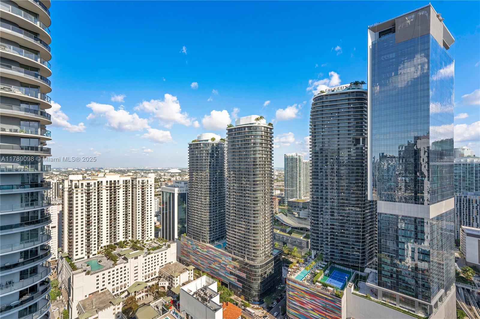 1010 Brickell Ave # 4111