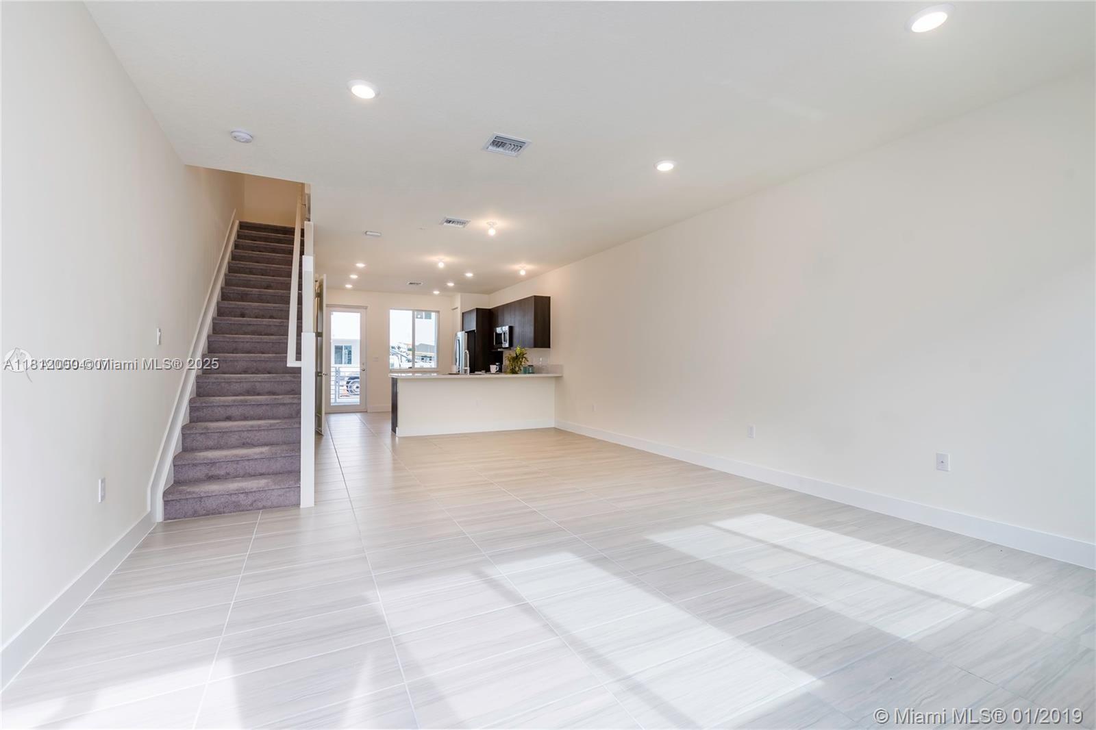 10226 NW 64th Ter # 104