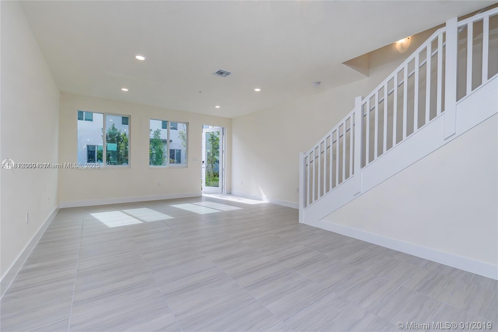 10226 NW 64th Ter # 104