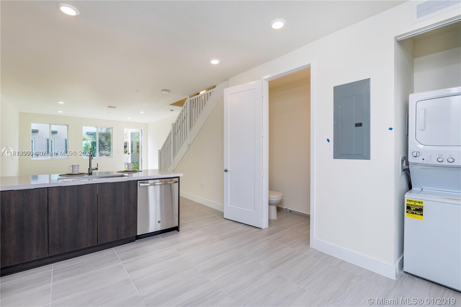 10226 NW 64th Ter # 104