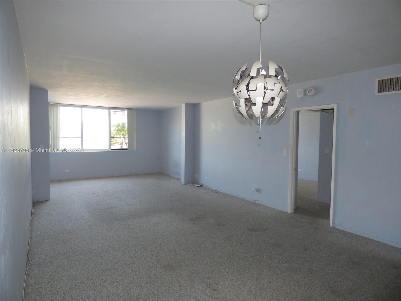 5005 Collins Ave # 202