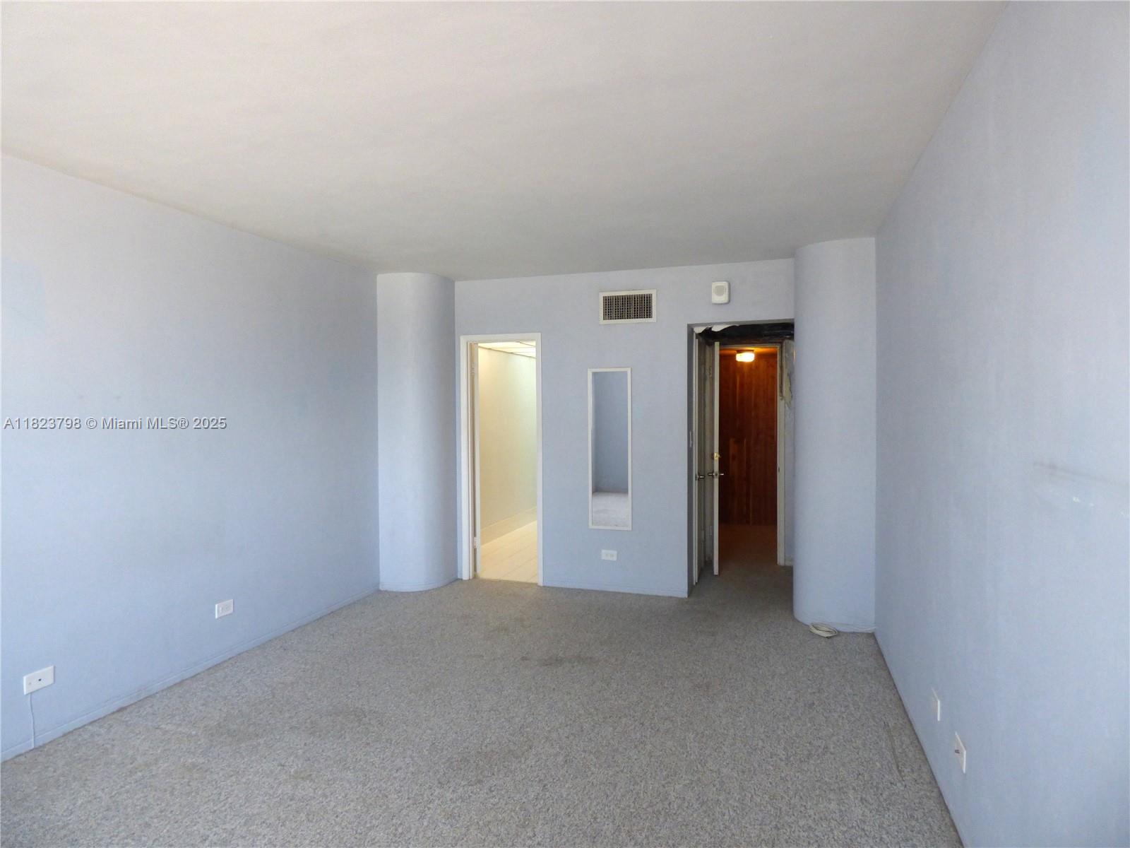 5005 Collins Ave # 202