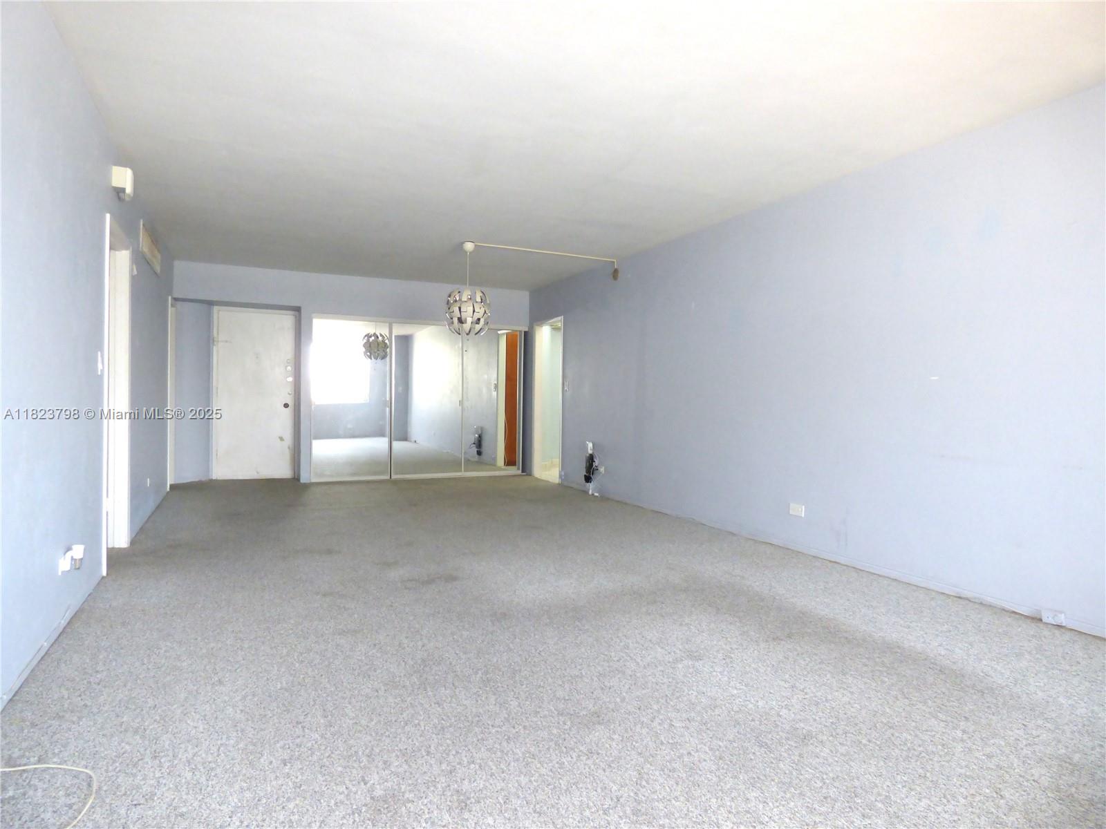 5005 Collins Ave # 202