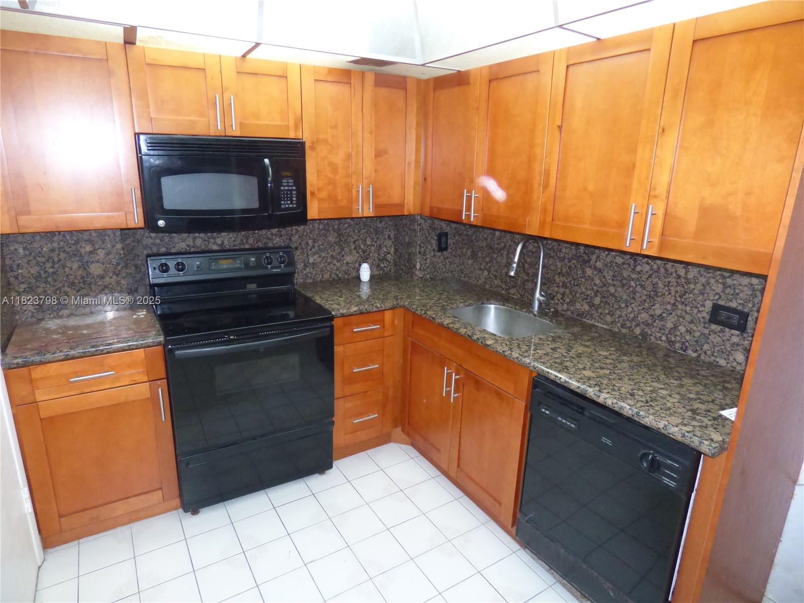 5005 Collins Ave # 202