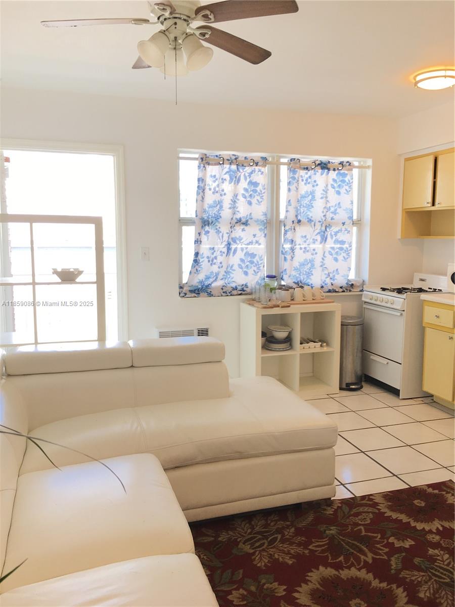 524 Washington Ave # 306