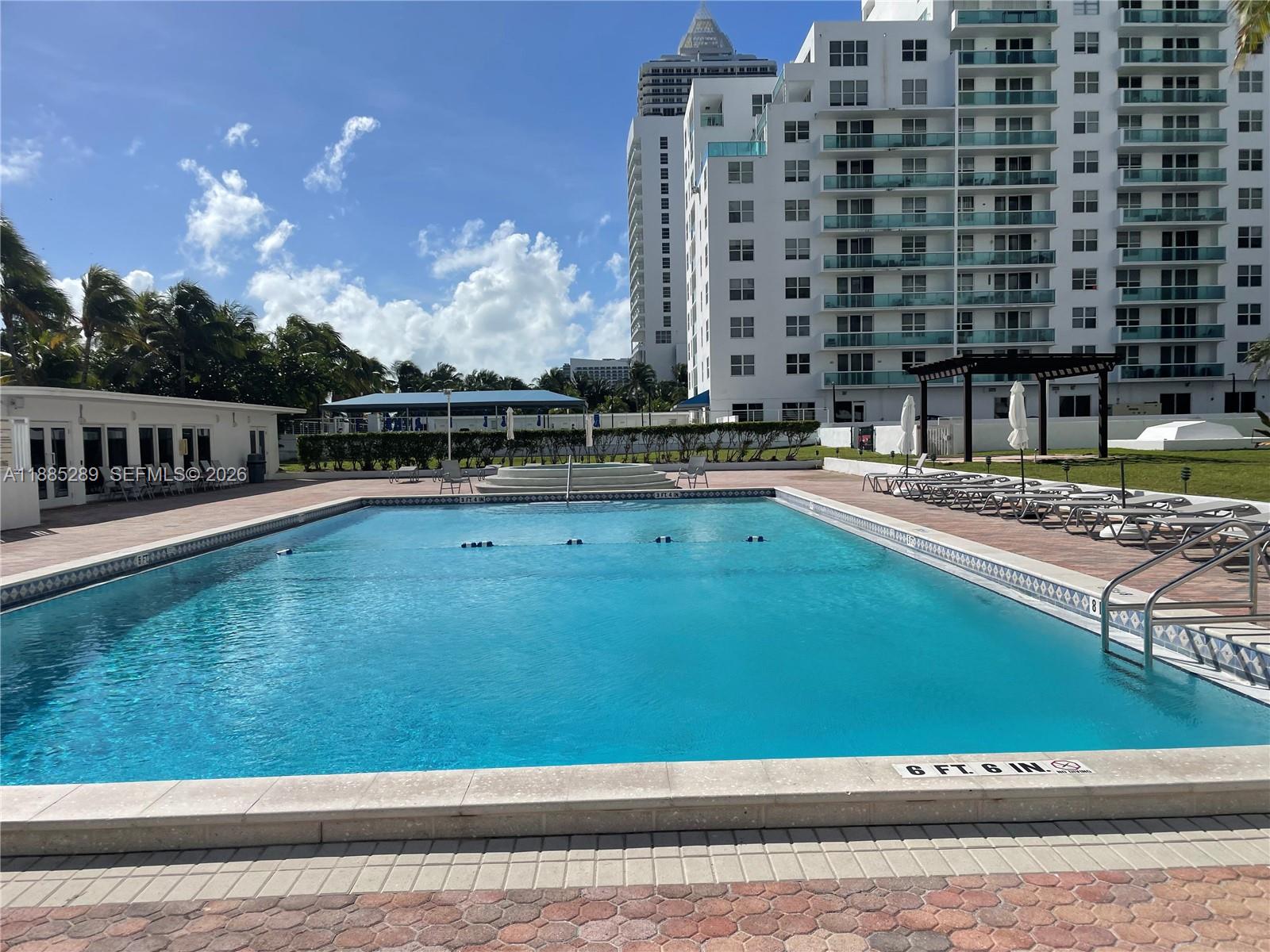 5005 Collins Ave # 523