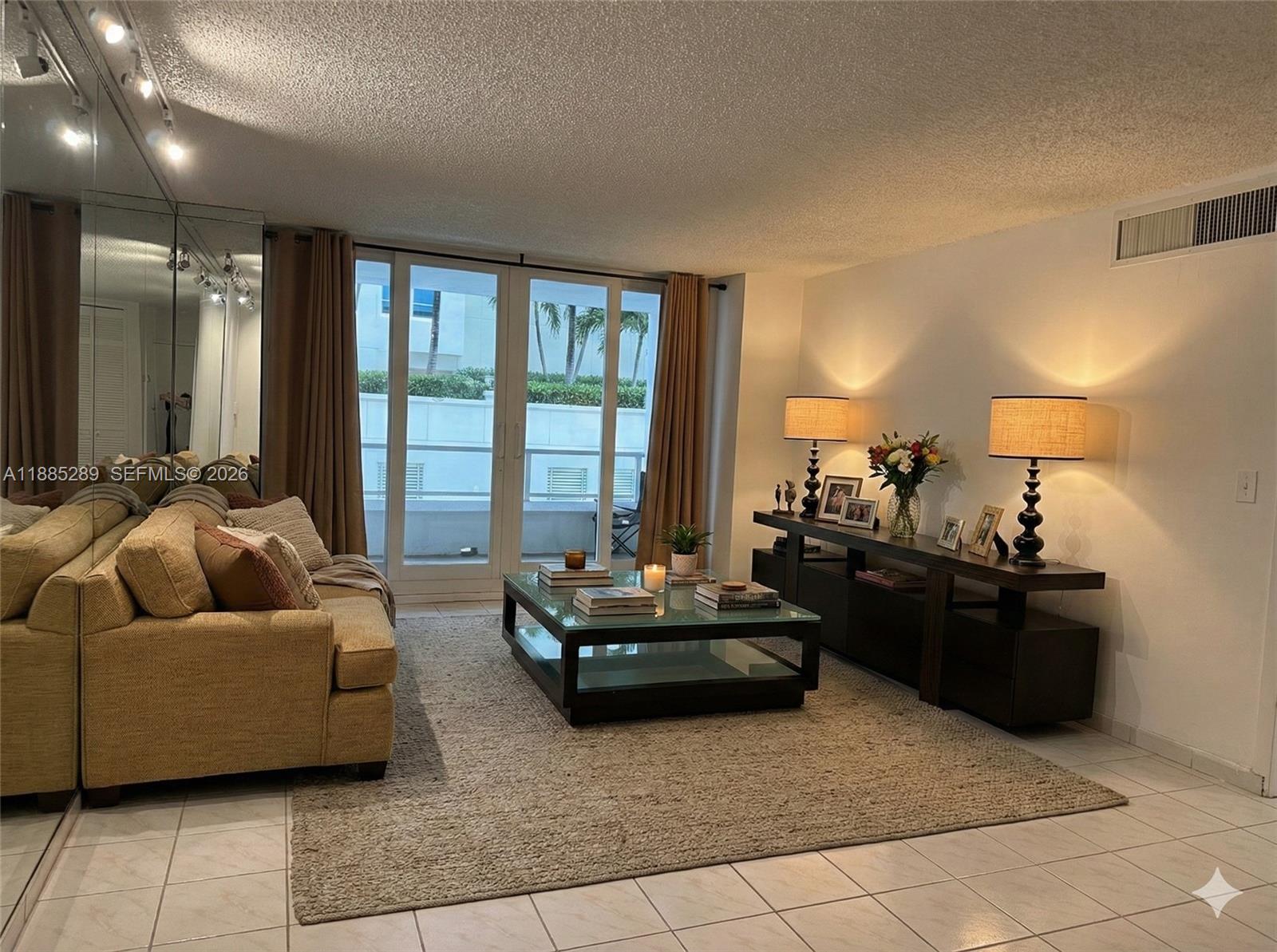 5005 Collins Ave # 523