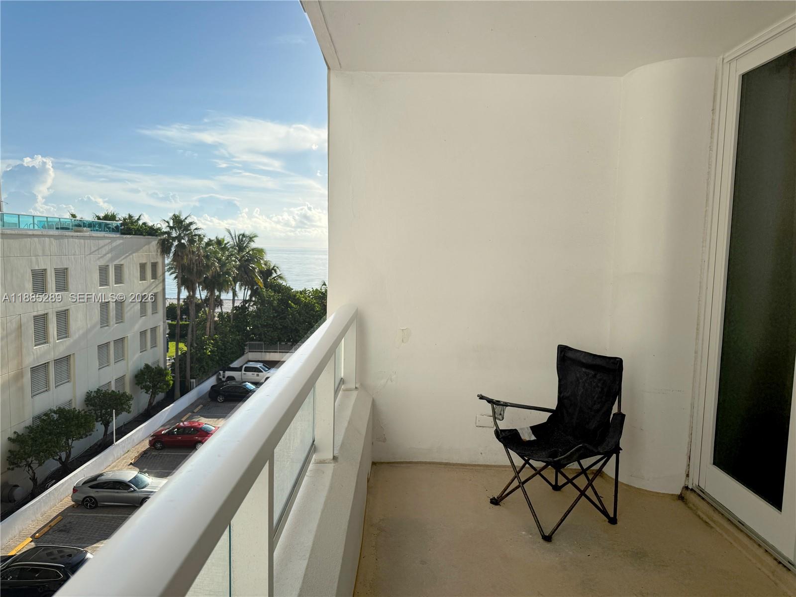 5005 Collins Ave # 523