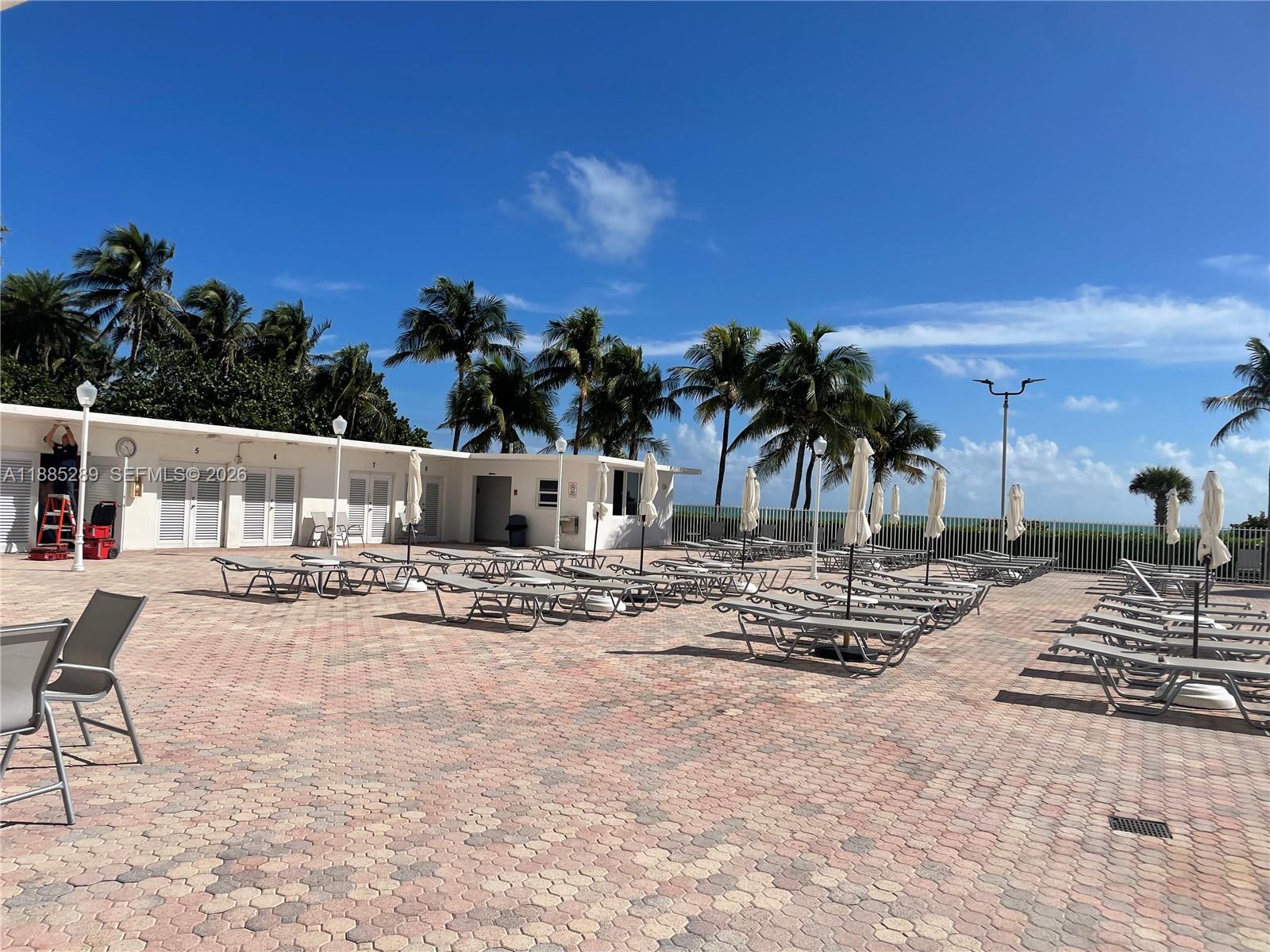 5005 Collins Ave # 523