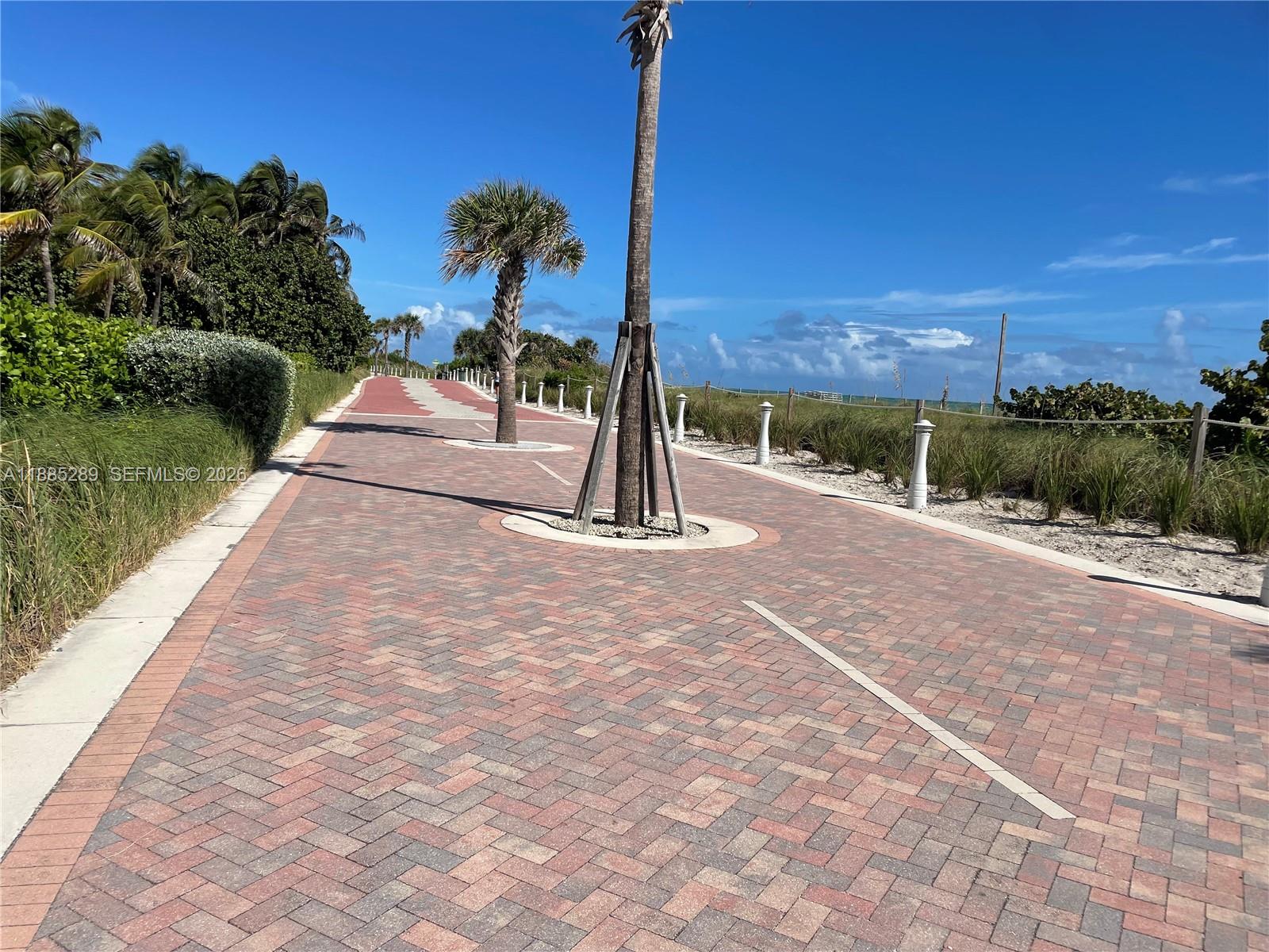 5005 Collins Ave # 523