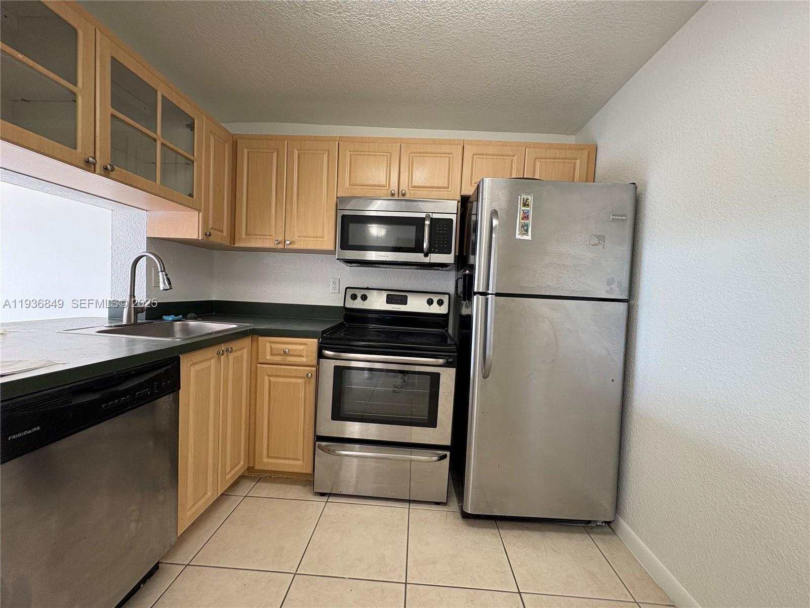 9350 Fontainebleau Blvd # 604