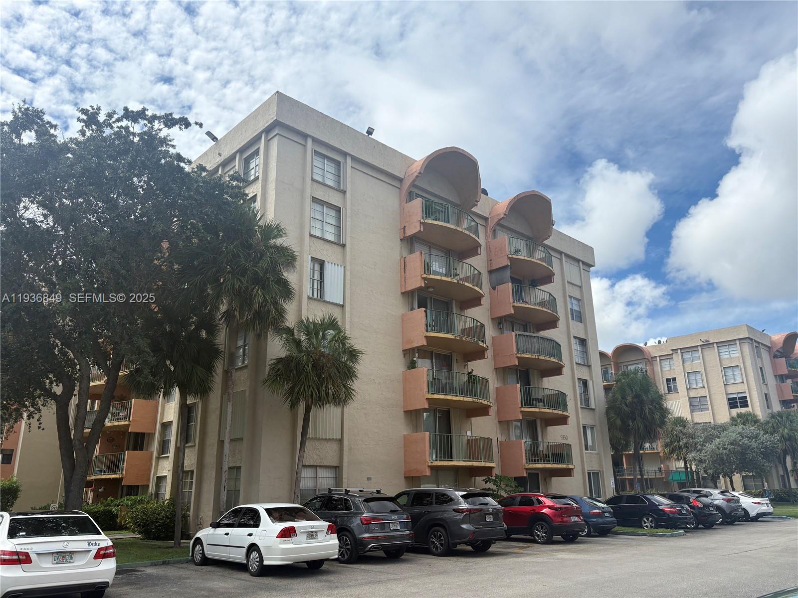 9350 Fontainebleau Blvd # 604