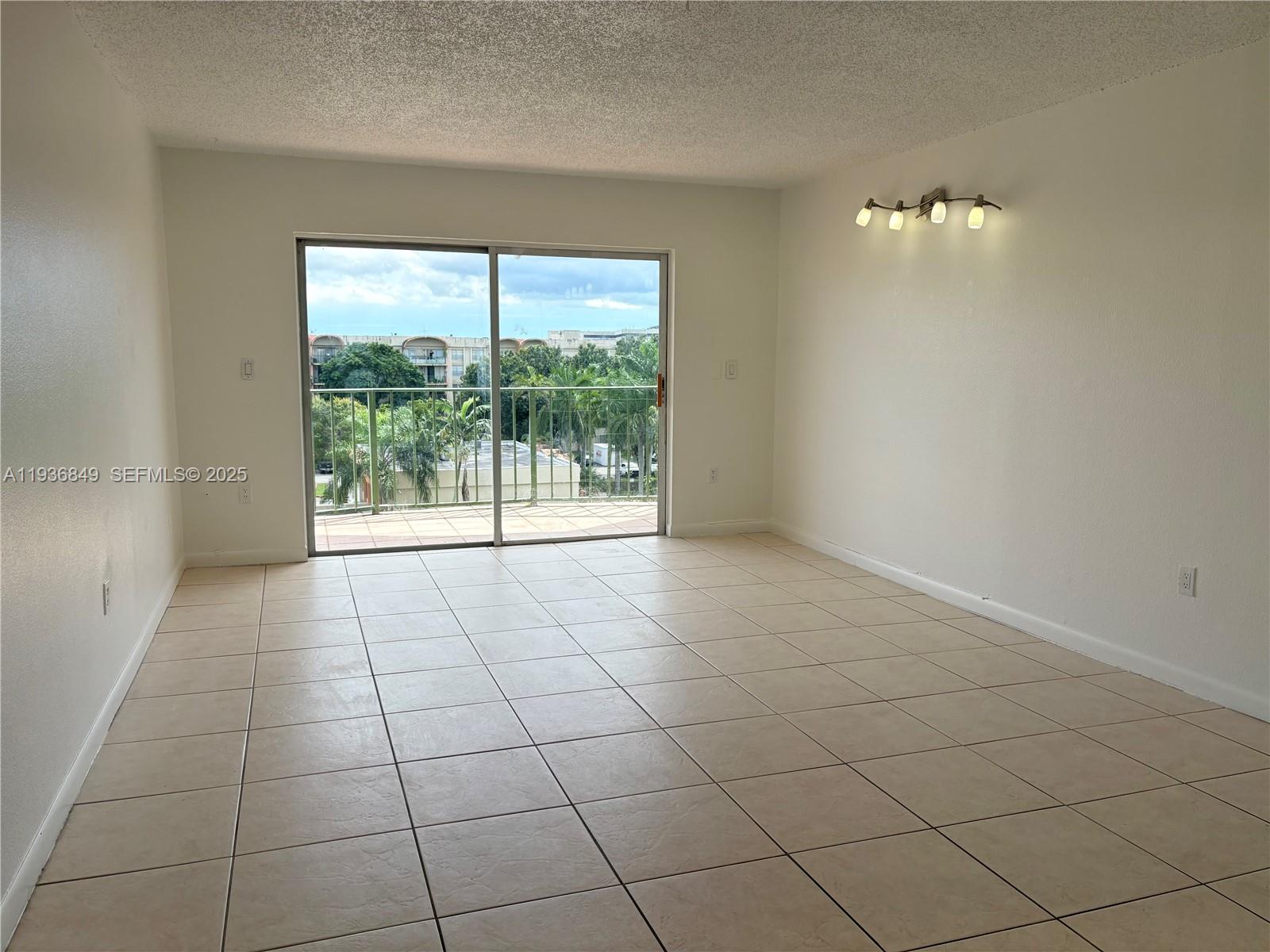 9350 Fontainebleau Blvd # 604