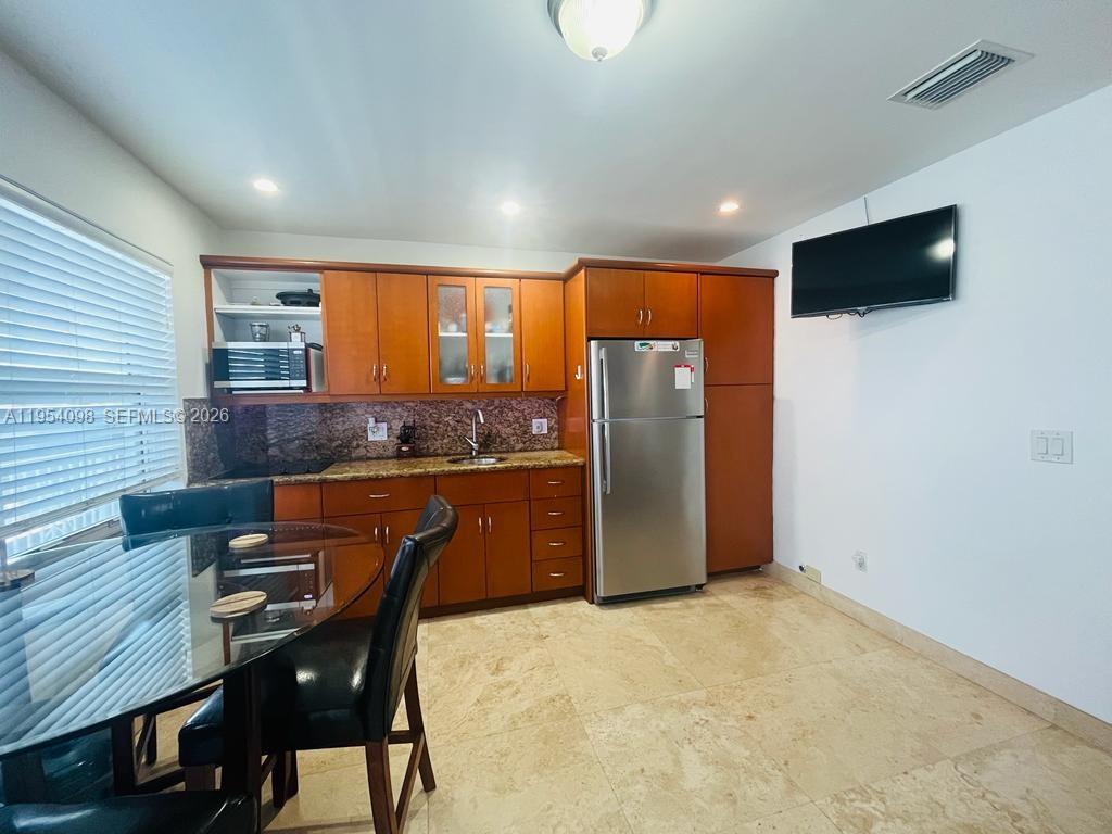 524 Washington Ave # 304