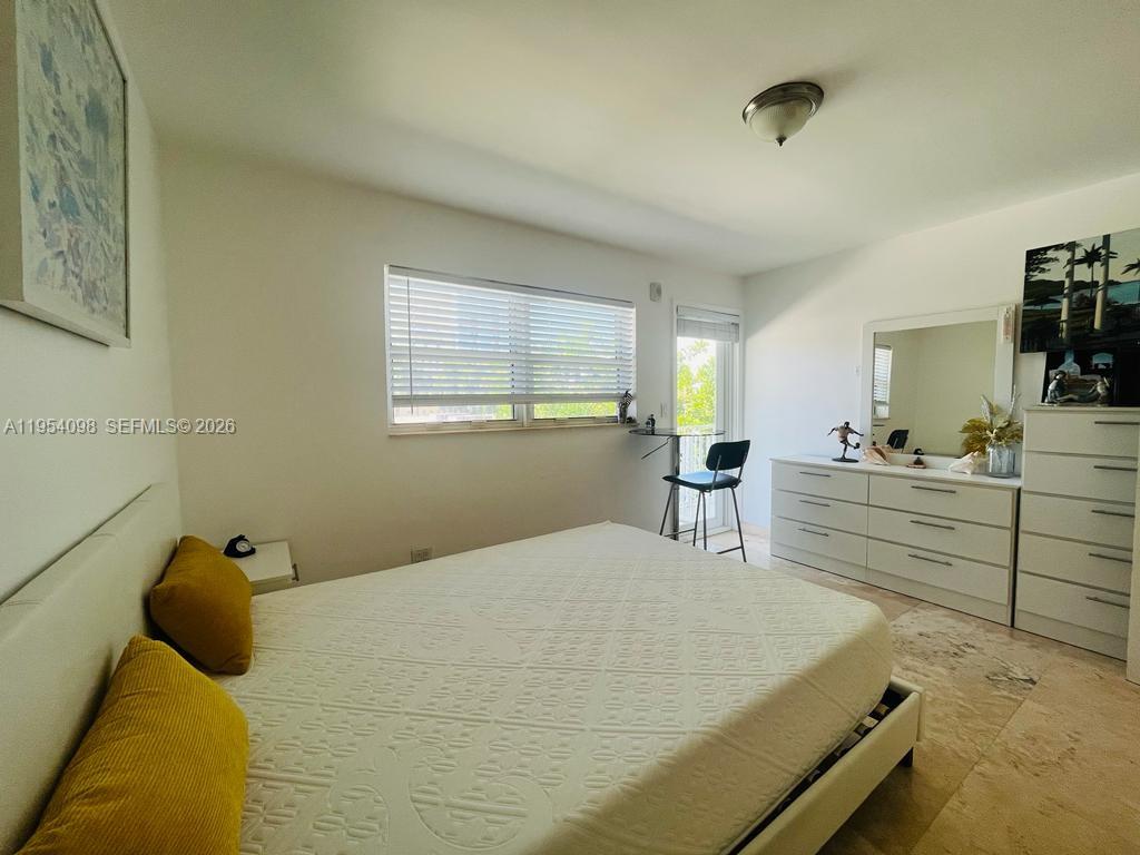 524 Washington Ave # 304