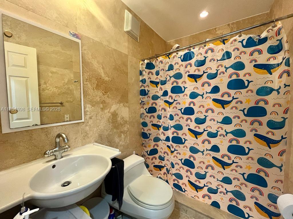 524 Washington Ave # 304