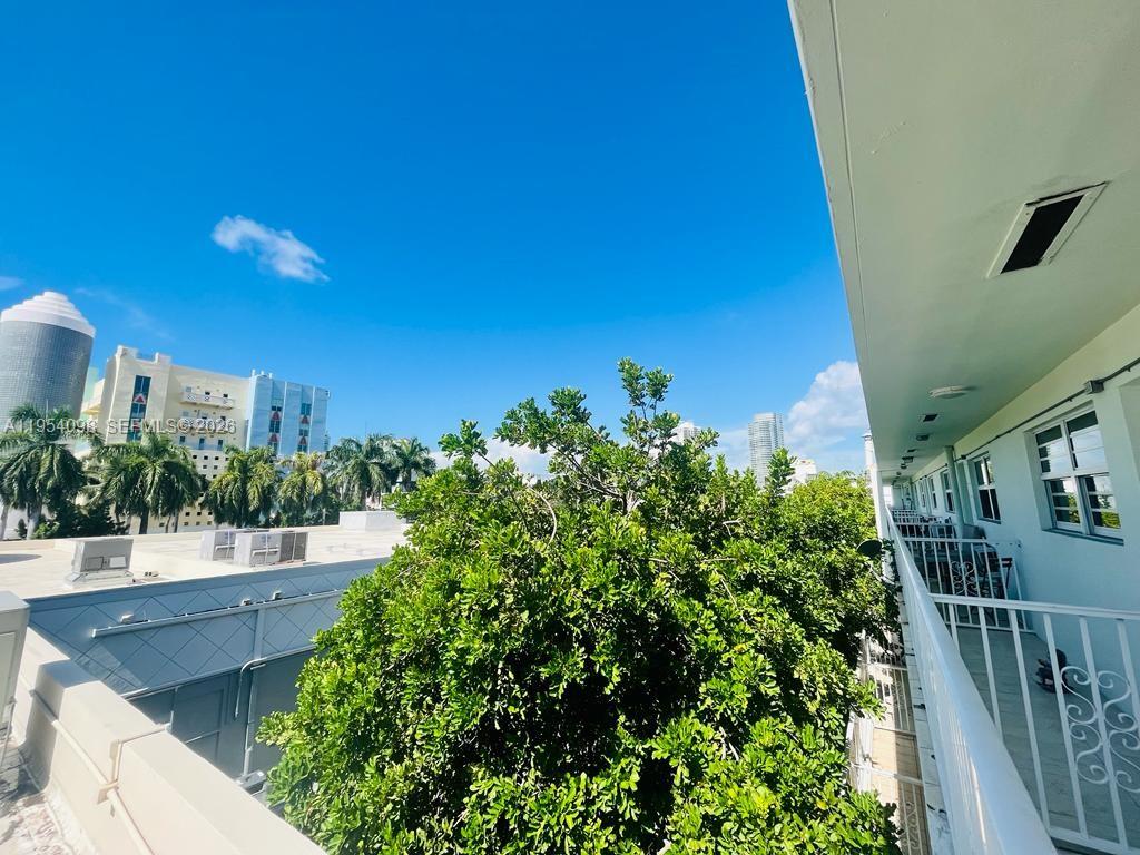 524 Washington Ave # 304