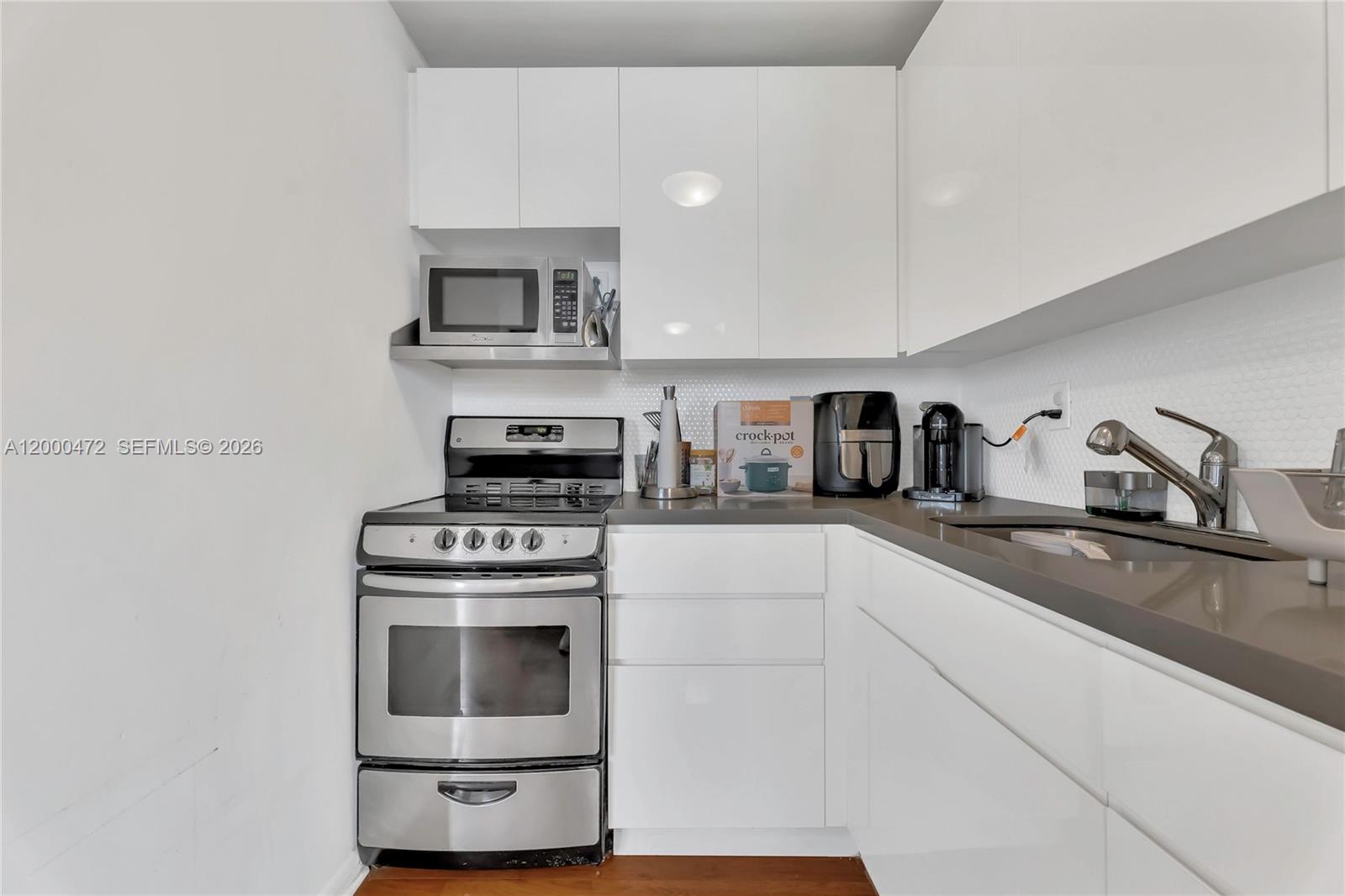 1542 Drexel Ave # 103