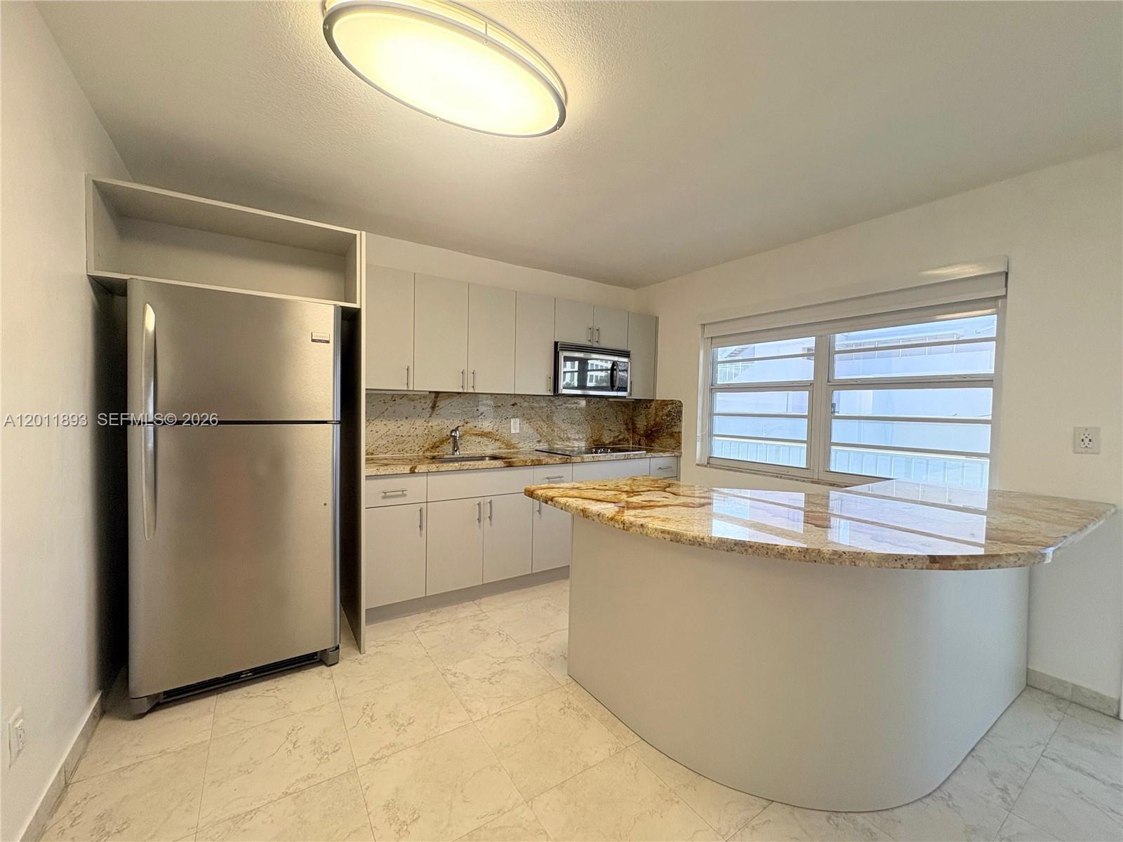 524 Washington Ave # 305
