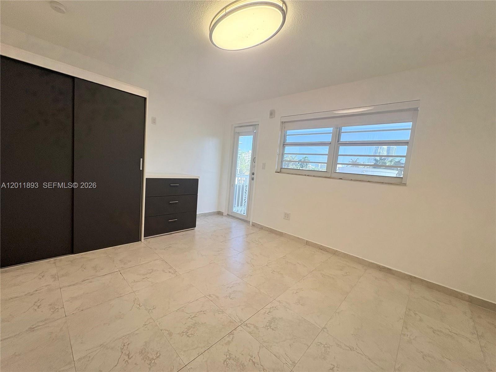 524 Washington Ave # 305