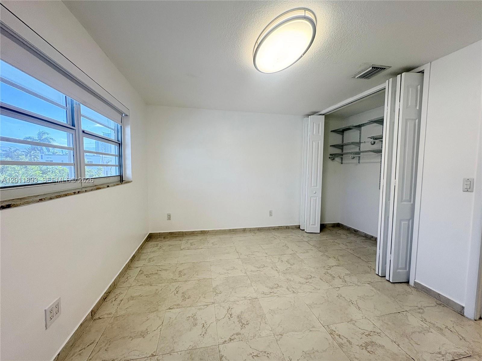 524 Washington Ave # 305