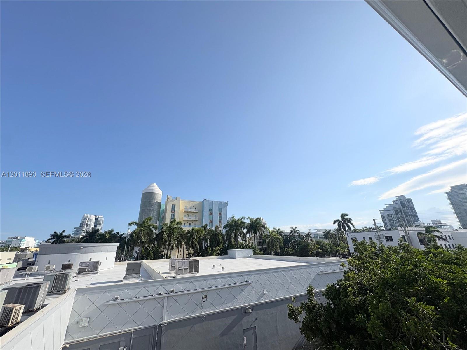 524 Washington Ave # 305