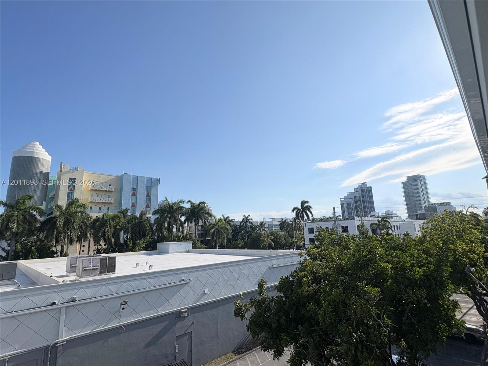 524 Washington Ave # 305
