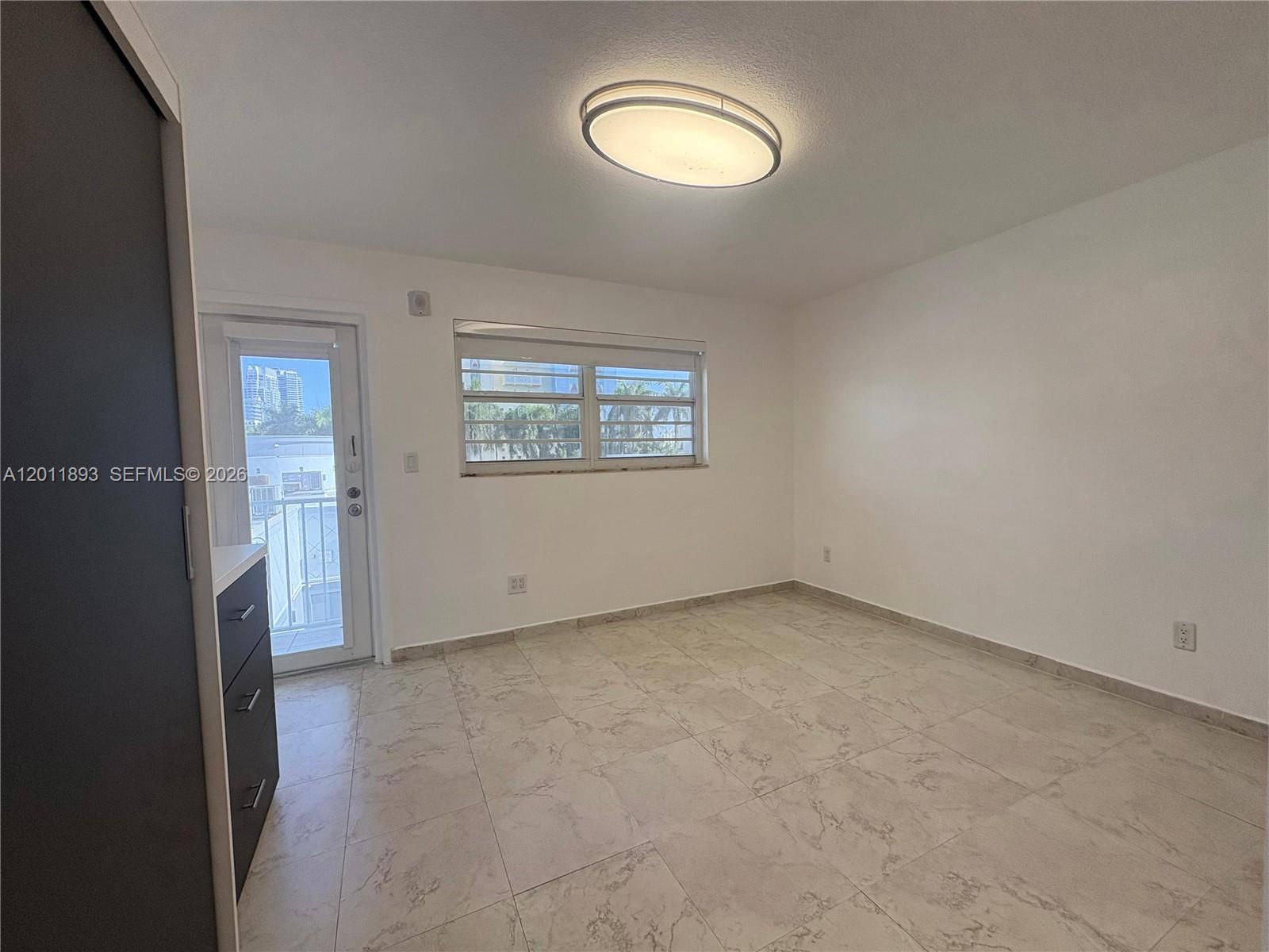 524 Washington Ave # 305