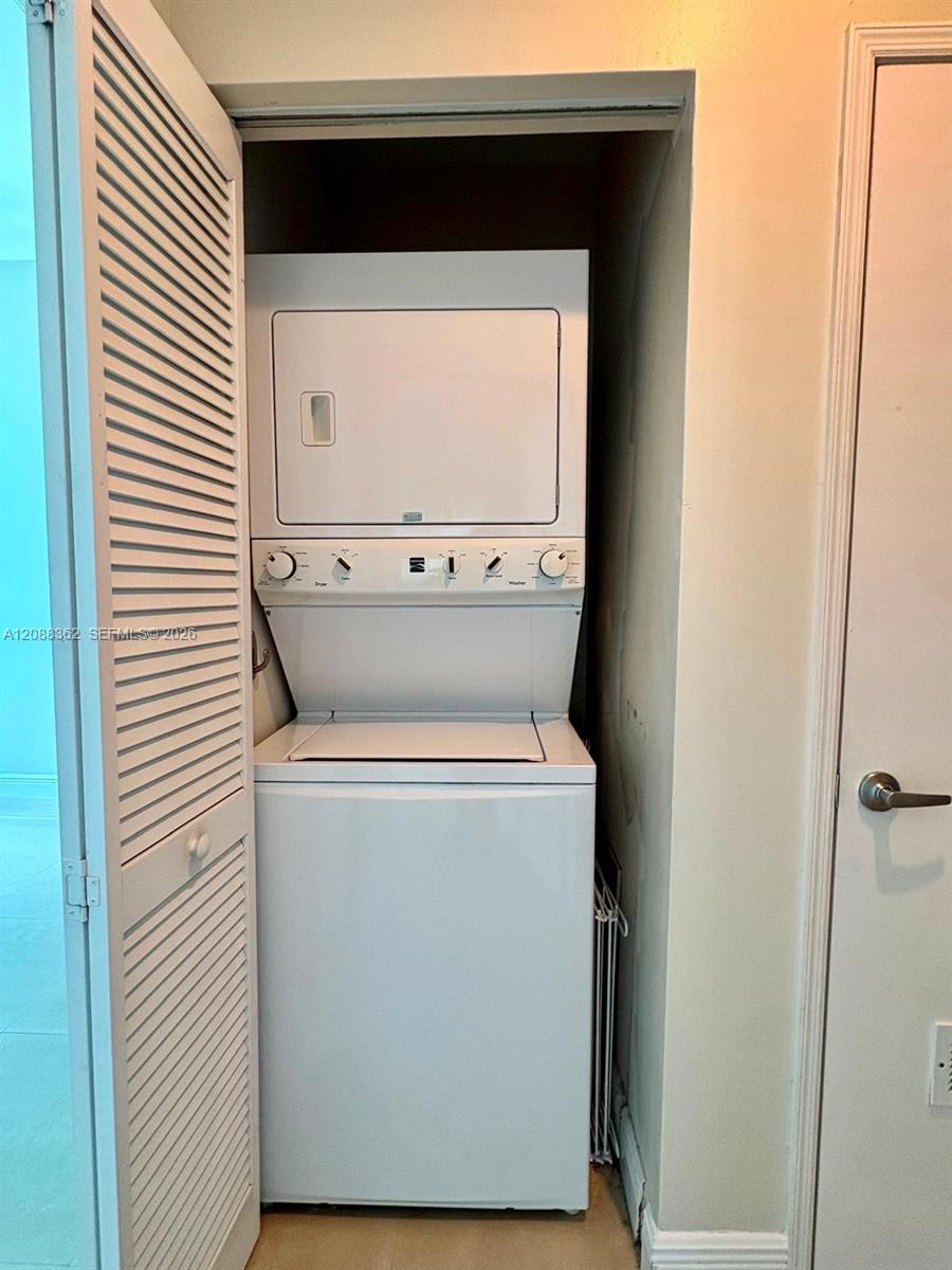 950 Brickell Bay Dr # 4505