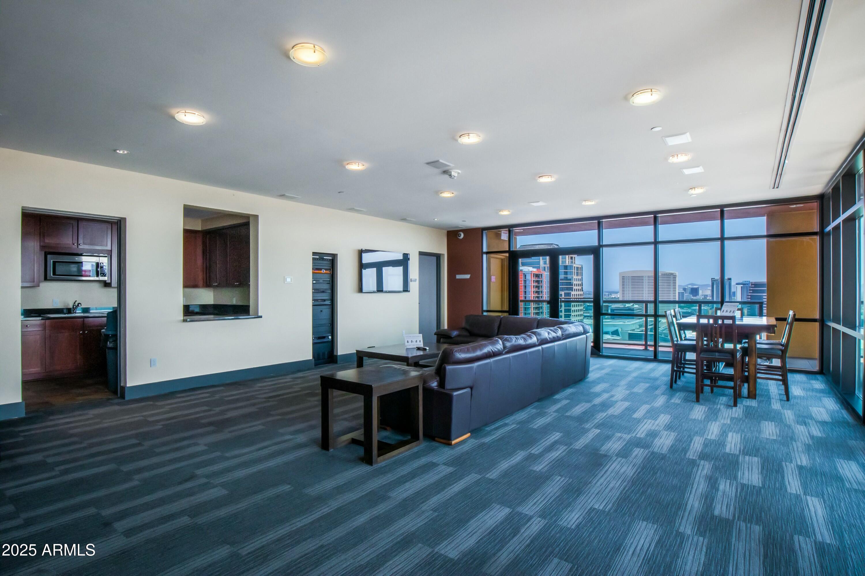 310 S 4TH Street, 1407