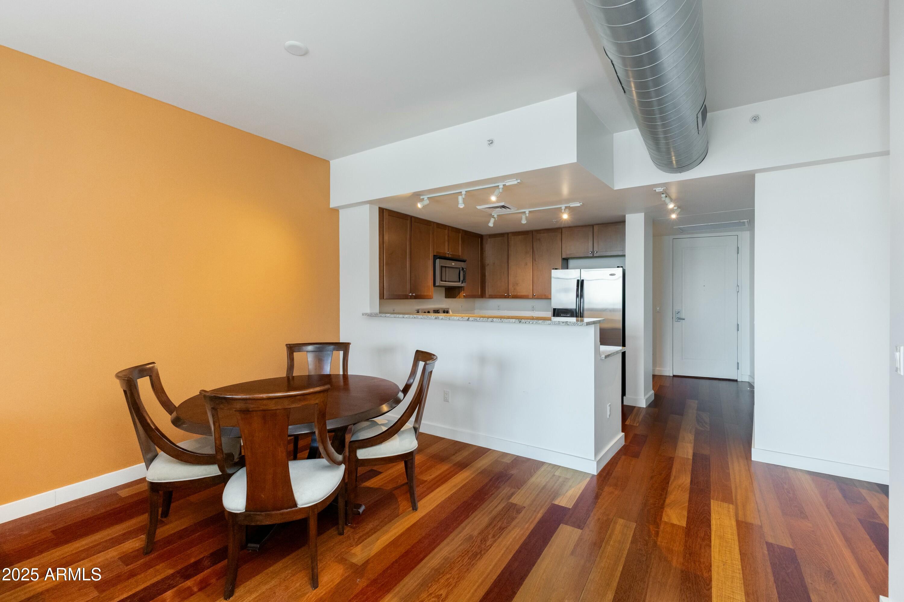 310 S 4TH Street, 1407